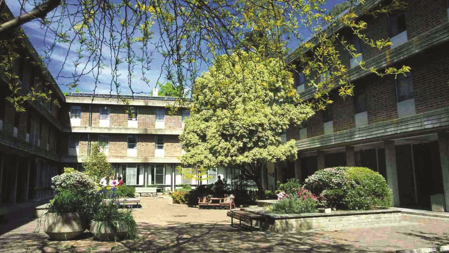 خوابگاه John XXLL College دانشگاه ملی استرالیا